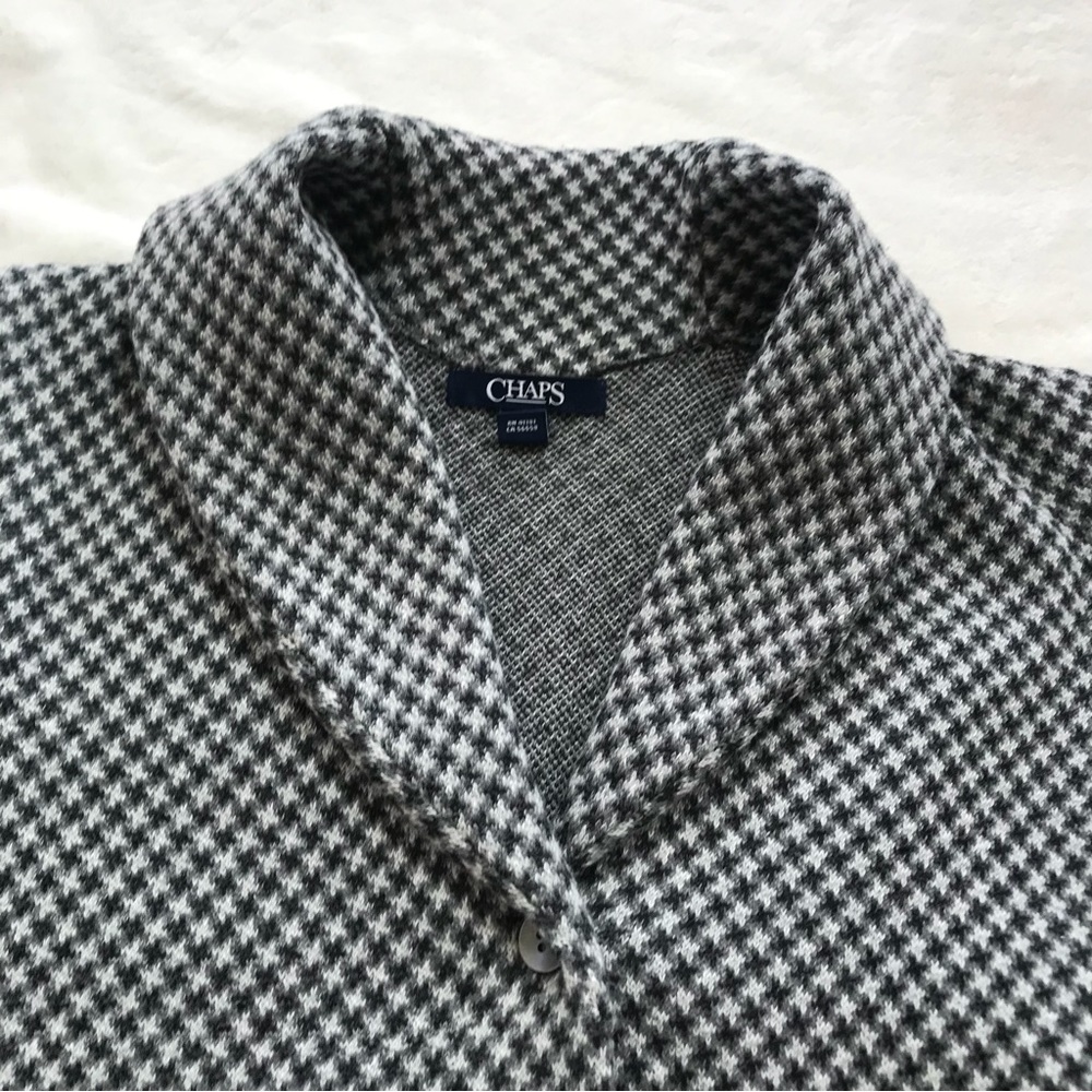 ~ CHAPS SLEEVELESS VEST~ - Picture 9 of 11